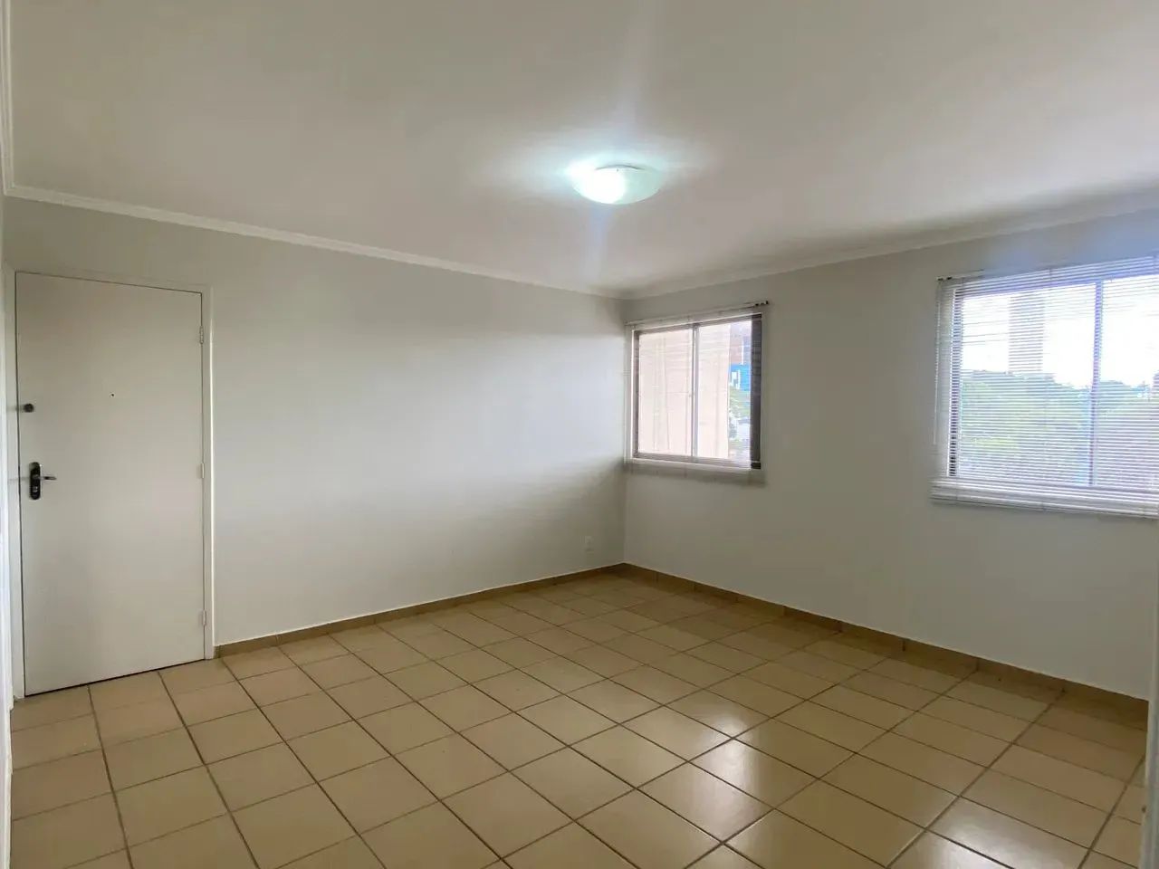 Imóvel para aluguel possui 115 metros quadrados com 3 quartos - Foto 3