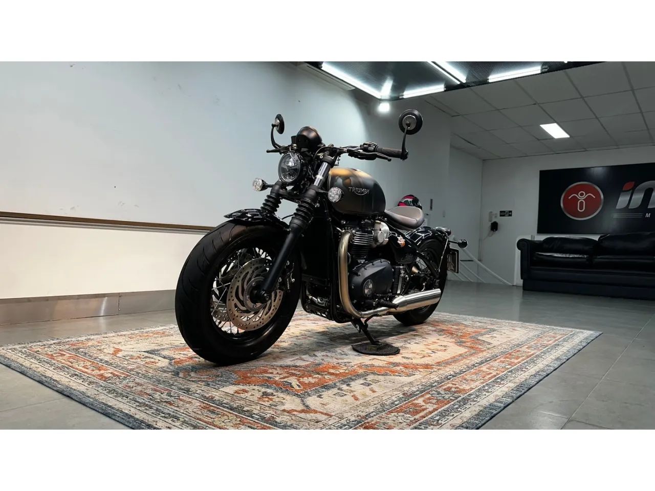 Triumph Bonneville Bobber Preta 2023/2023 - Foto 4