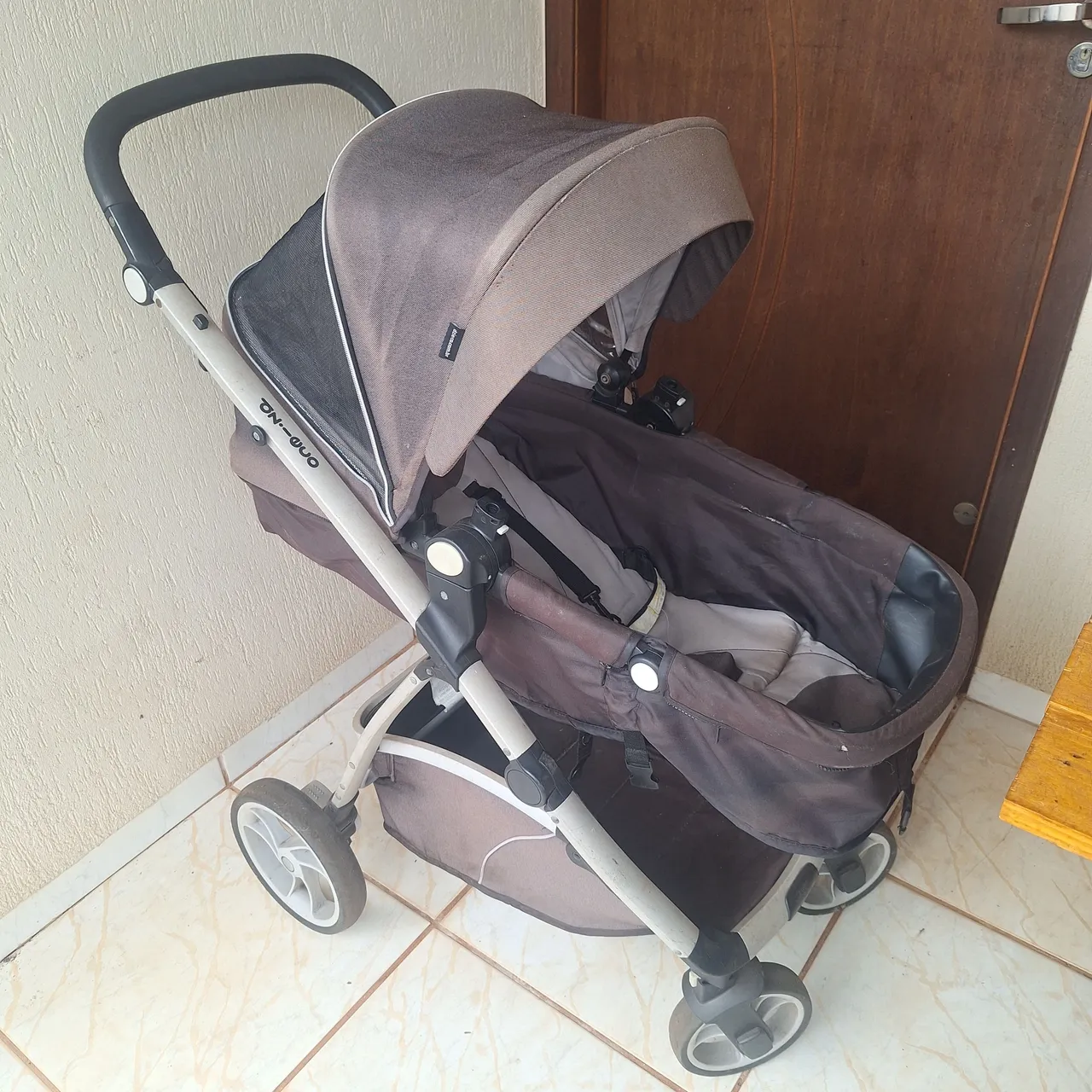 Carrinho de Bebê Moisés + bebê conforto