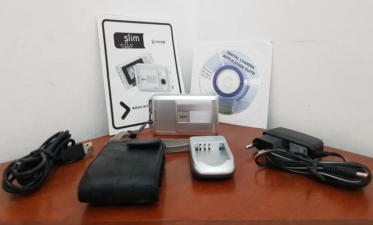 Câmera Fotográfica Mirage Slim. Super Linda.  Oportunidade.