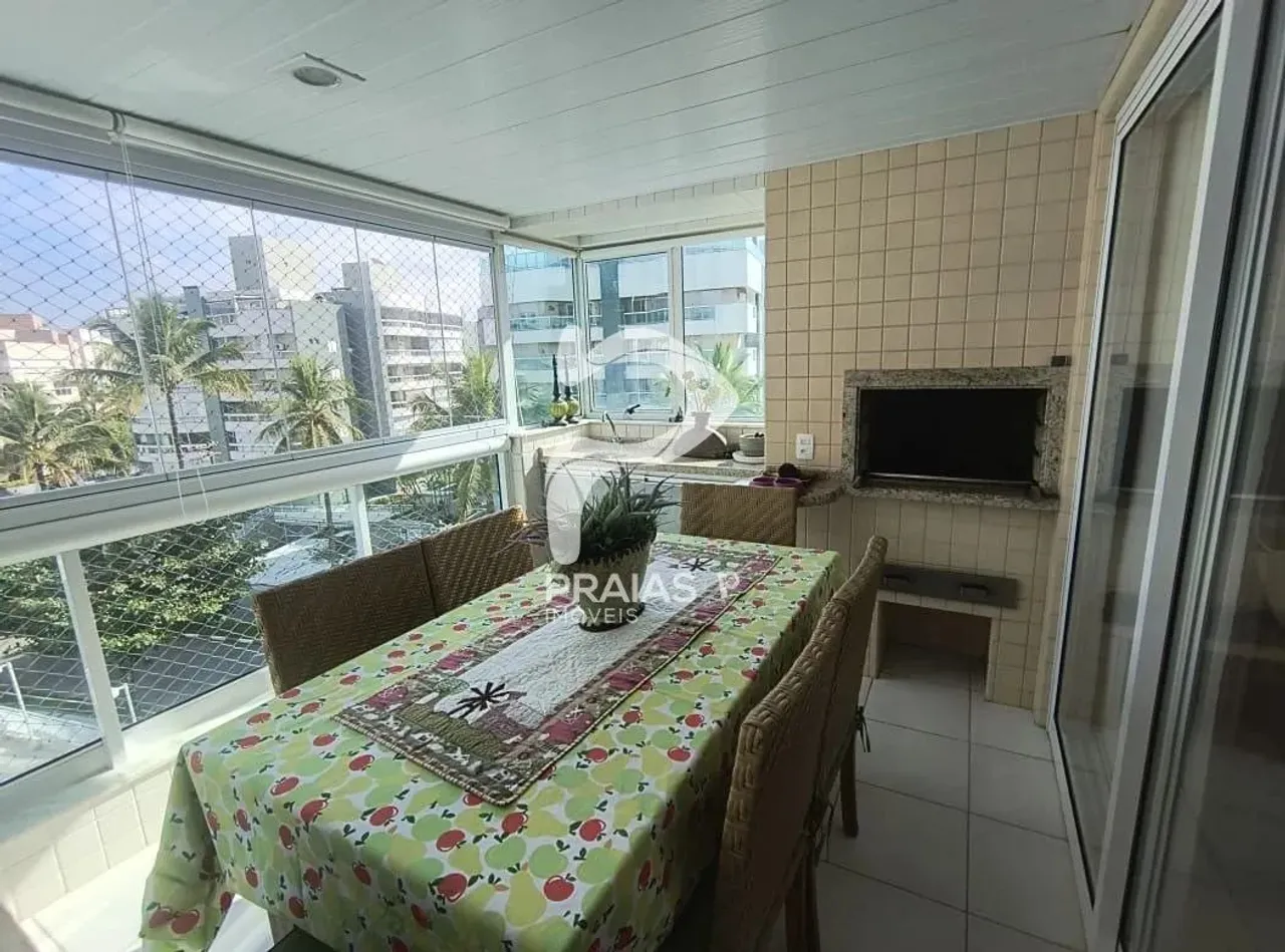 Apartamento pé na areia, 3 dormitórios na Riviera