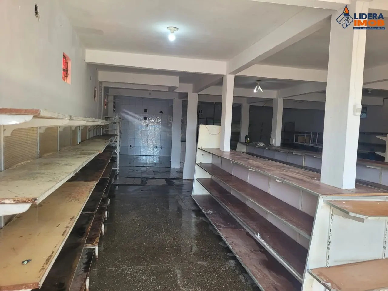 Galpão comercial para Locação em rua pública, Tomba, Feira de Santana, 1 sala, 1 banheiro,