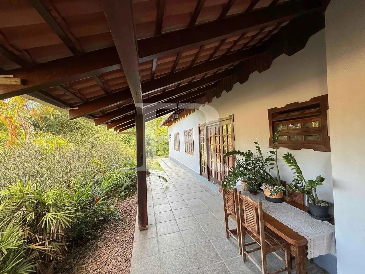Residencial e Comercial! Casa com Cômodos Amplos e Quintal Espaçoso  Venda e Locação em Sa - Foto 4