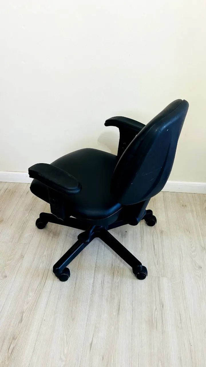 Cadeira Preta Escritório Home Office/Gamer Ergonômica - Foto 3