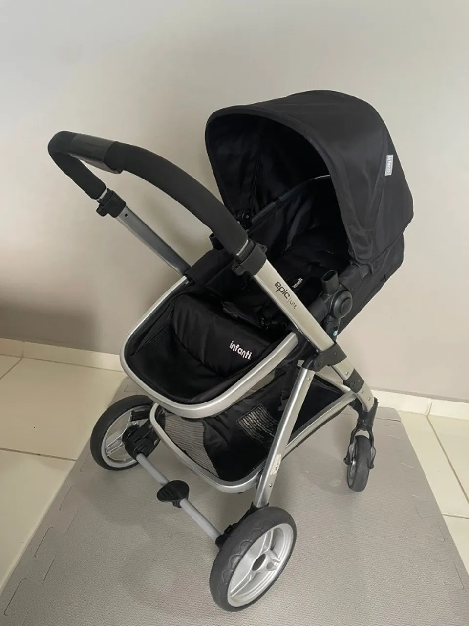 Carrinho de Bebê Infanti COMPLETO + Base Isofix