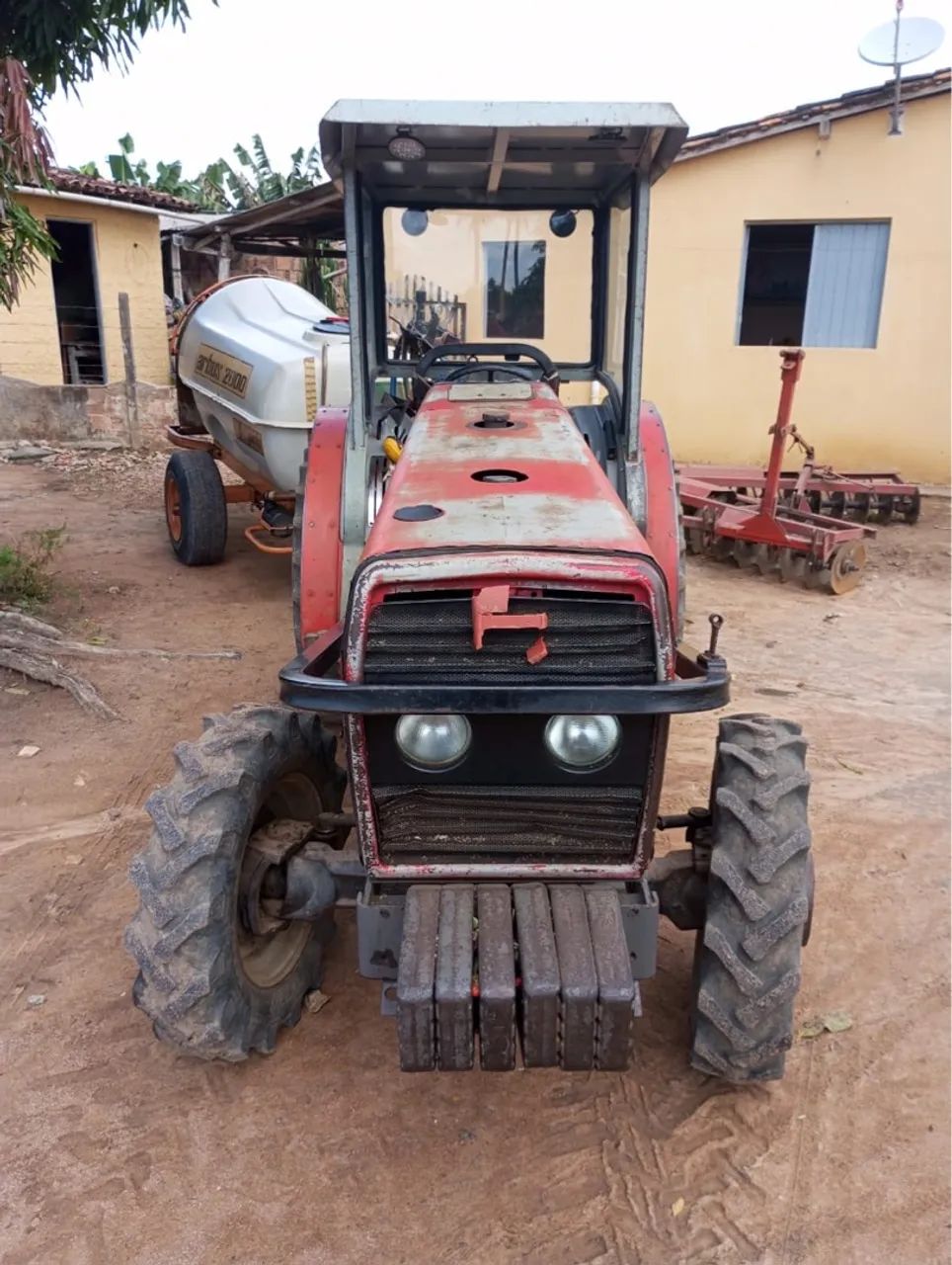 Trator Massey Ferguson 275