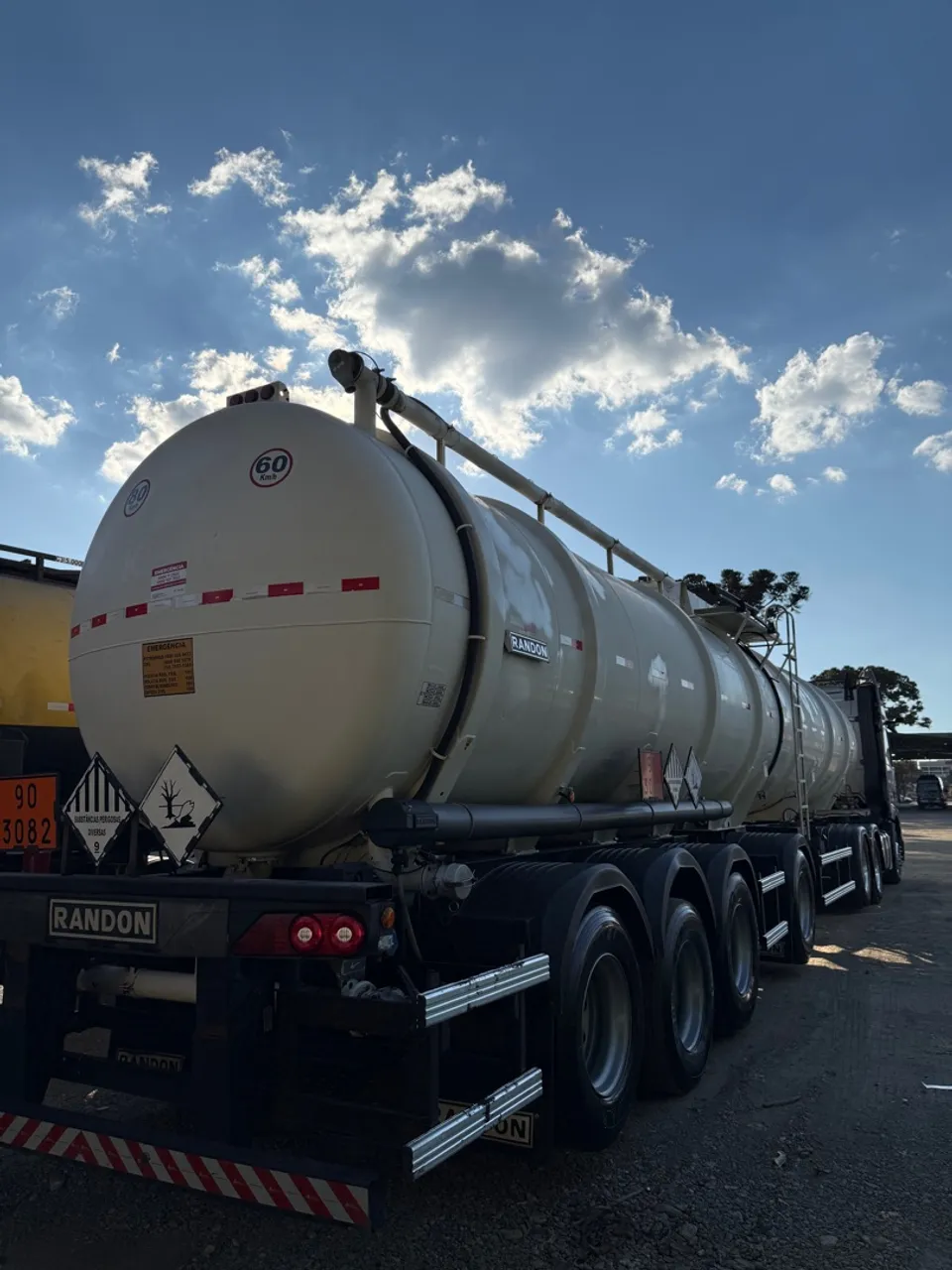 Carreta tanque 43 mil lts