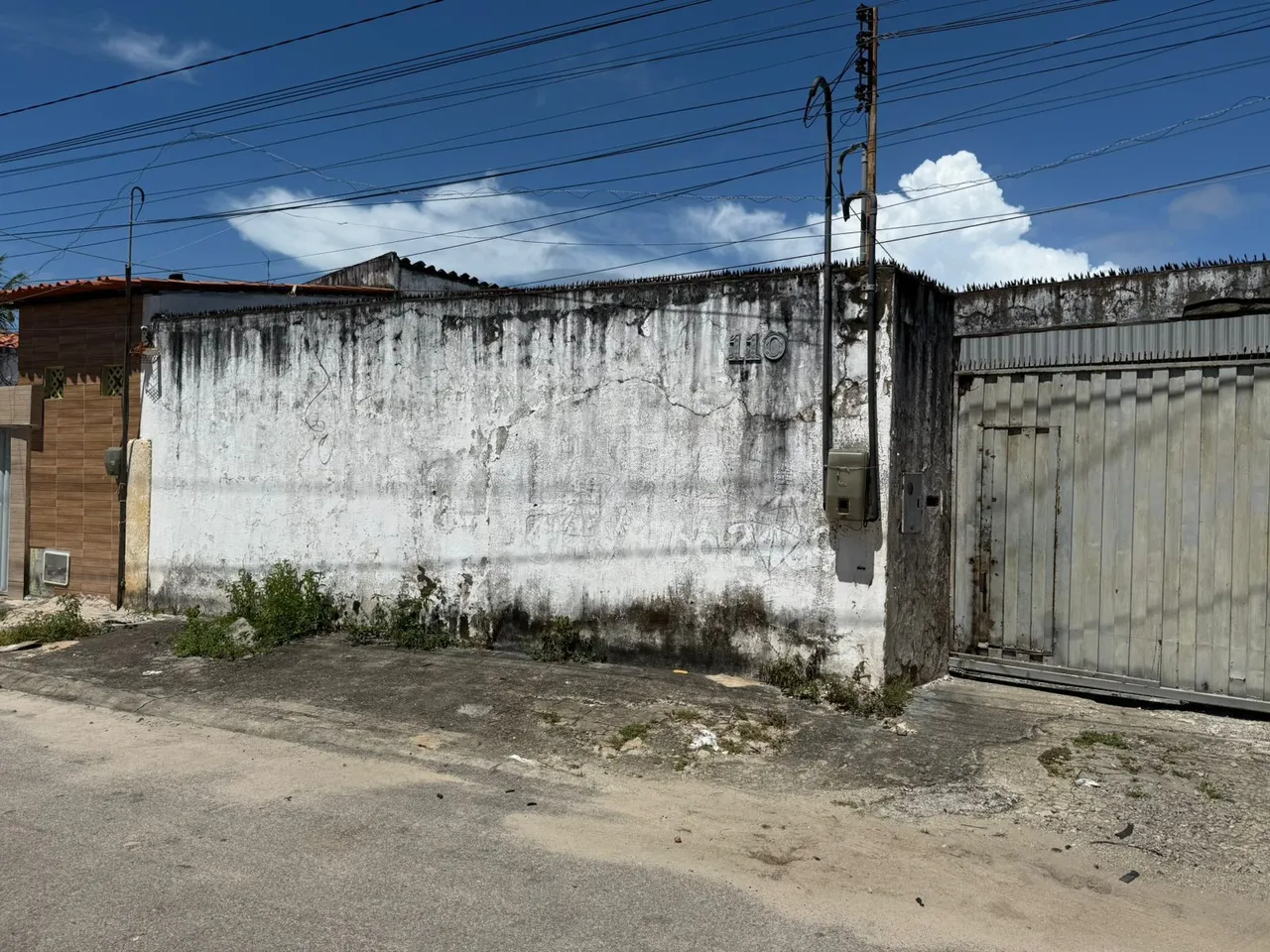 EXELENTE TERRENO, E ÓTIMO LOCAL, ÓTIMO PARA EMPRESAS, O CONSTRUIR