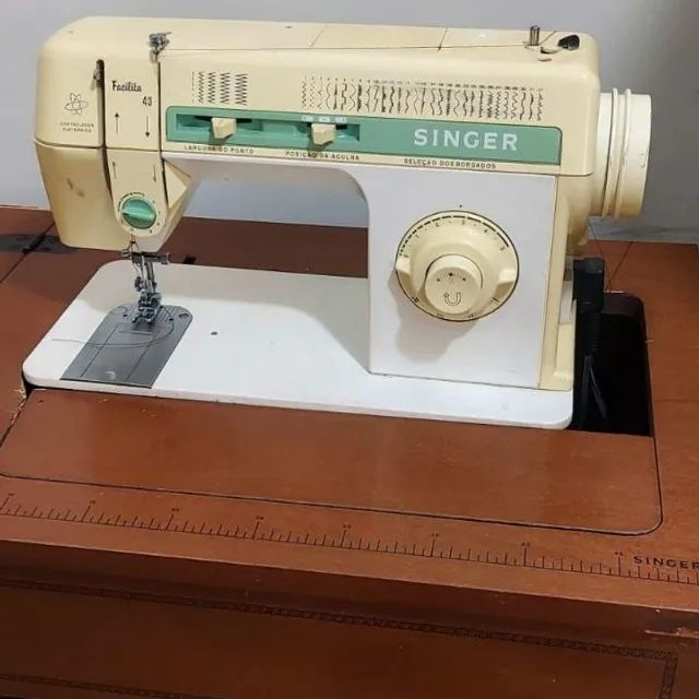 MÁQUINA DE COSTURA SINGER FACILITA 43 