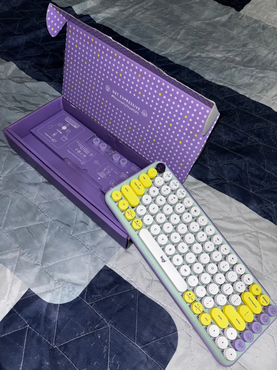 Teclado Mecânico Logitech Pop Keys
