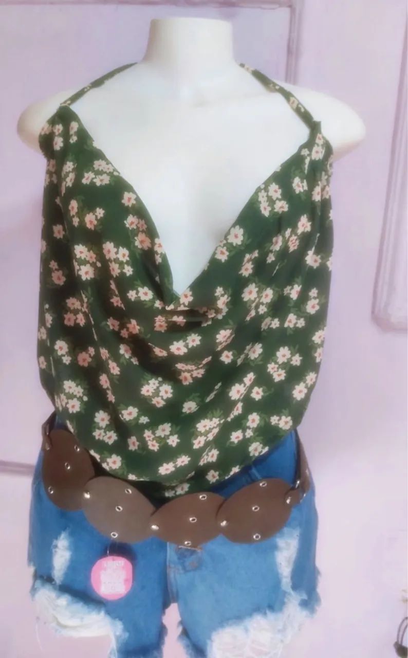 Blusa feminina verde com flores tomara caia