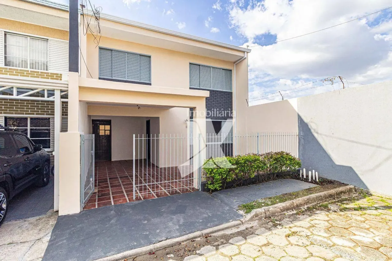 Sobrado com 3 dormitórios para alugar, 88 m² por R$ 2.900/mês - Uberaba - Curitiba/PR