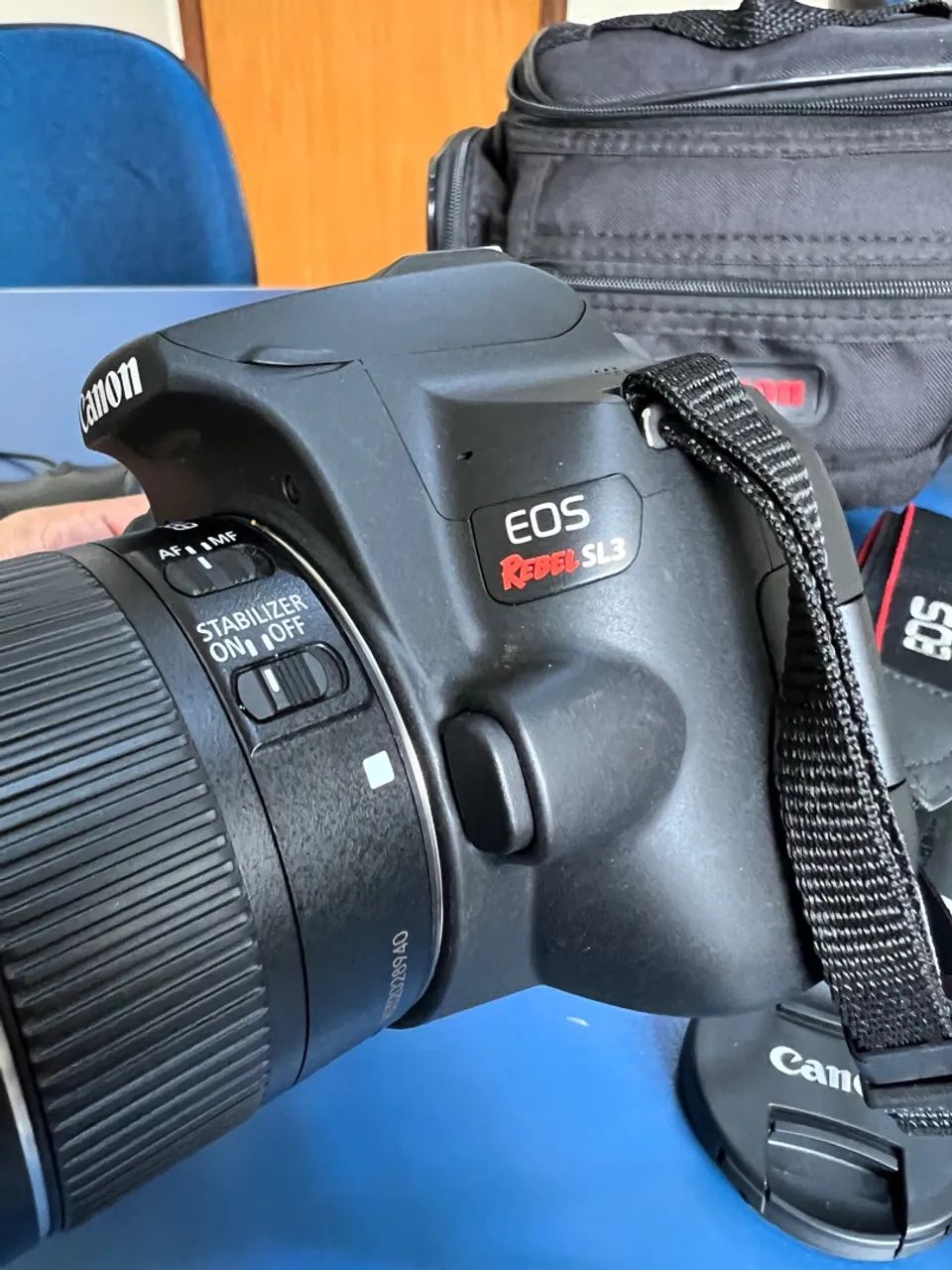 Câmera Canon Sl3 em estado de nova  - Foto 3