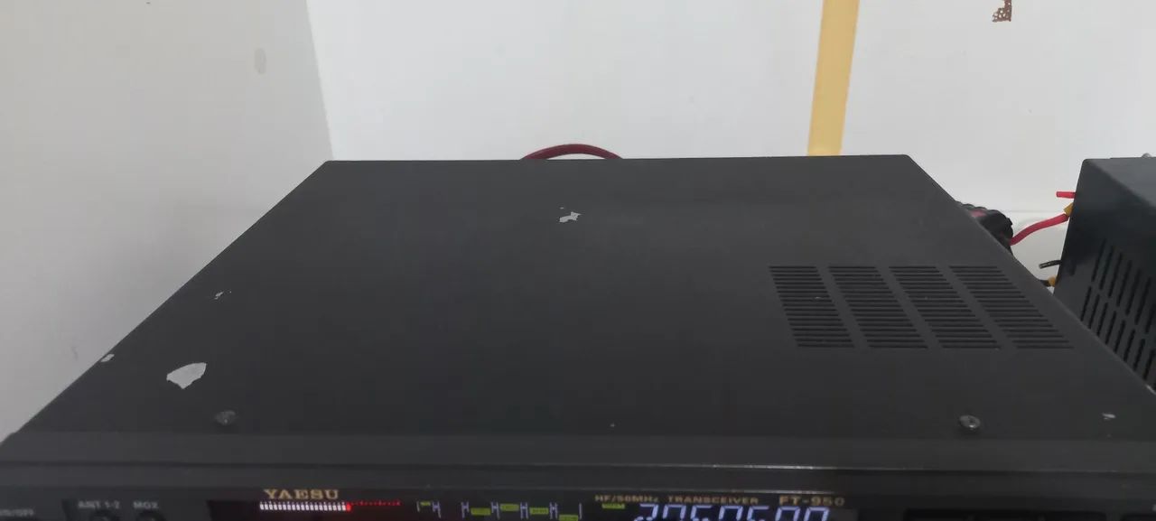 Rádio Transmissor Yaesu FT-950 HF/50MHz - Hobbies e coleções
