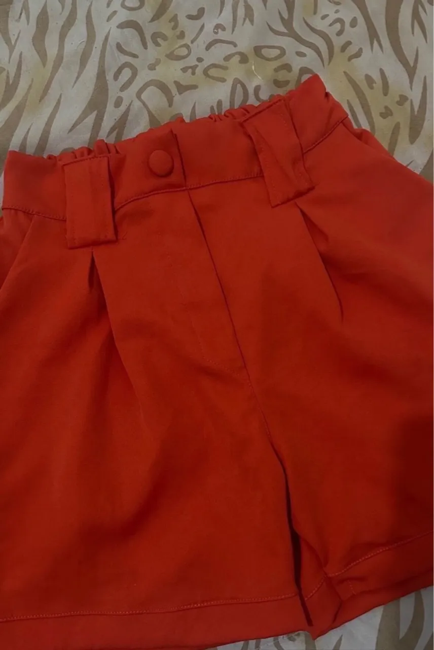 Shorts laranja