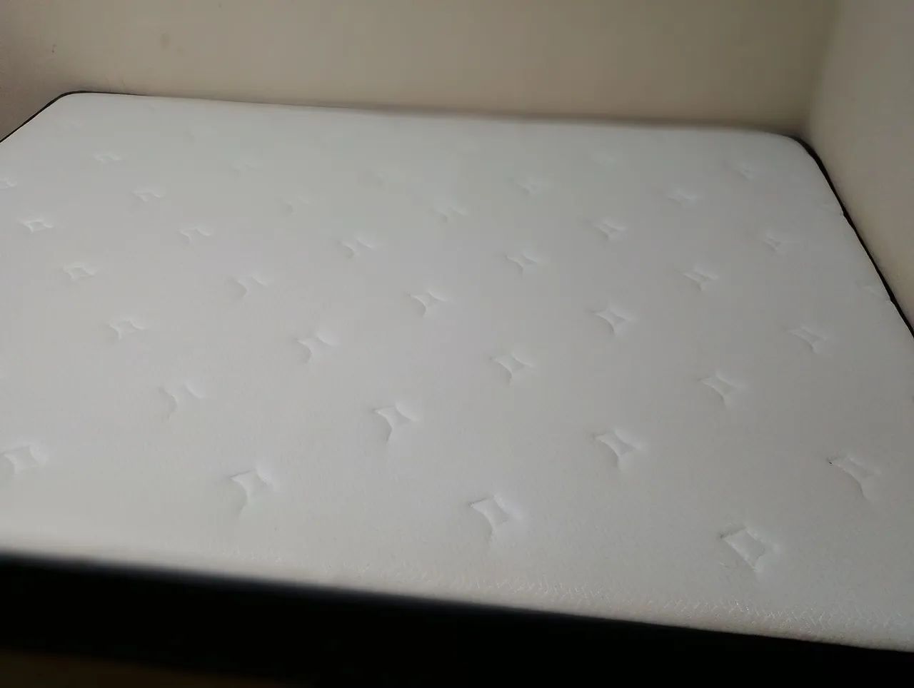 Colchão box molas ensacadas semi novo, limpo sem manchas. (apenas 10 meses de uso)  - Foto 2