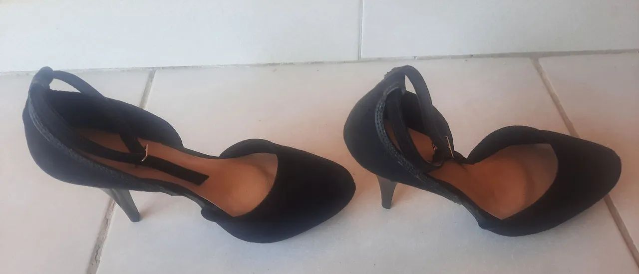 Salto Agulha Preto Elegante - Tamanho 36 - Foto 4