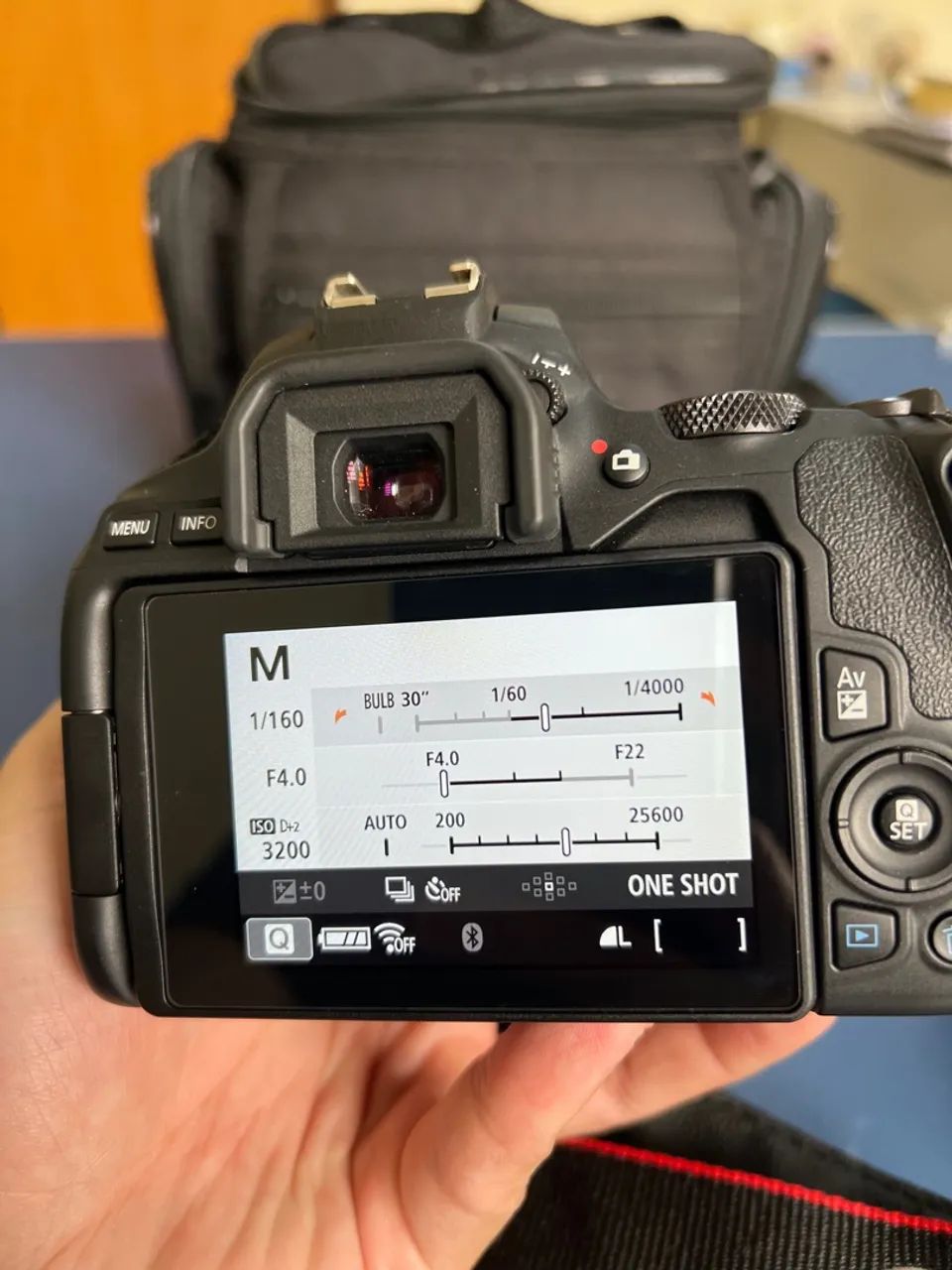 Câmera Canon Sl3 em estado de nova  - Foto 4