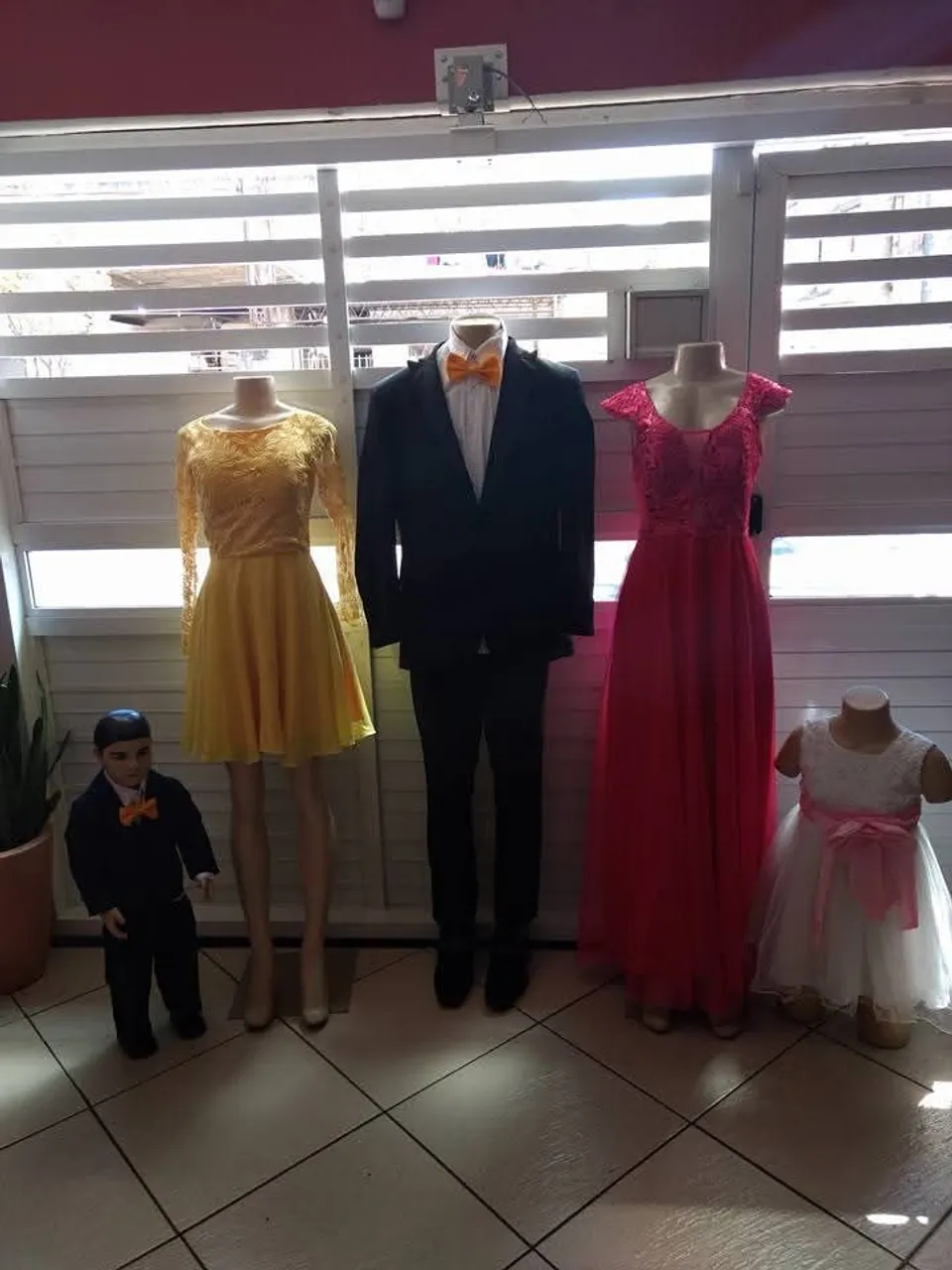 Vestidos e Traje Social para Ocasiões Especiais