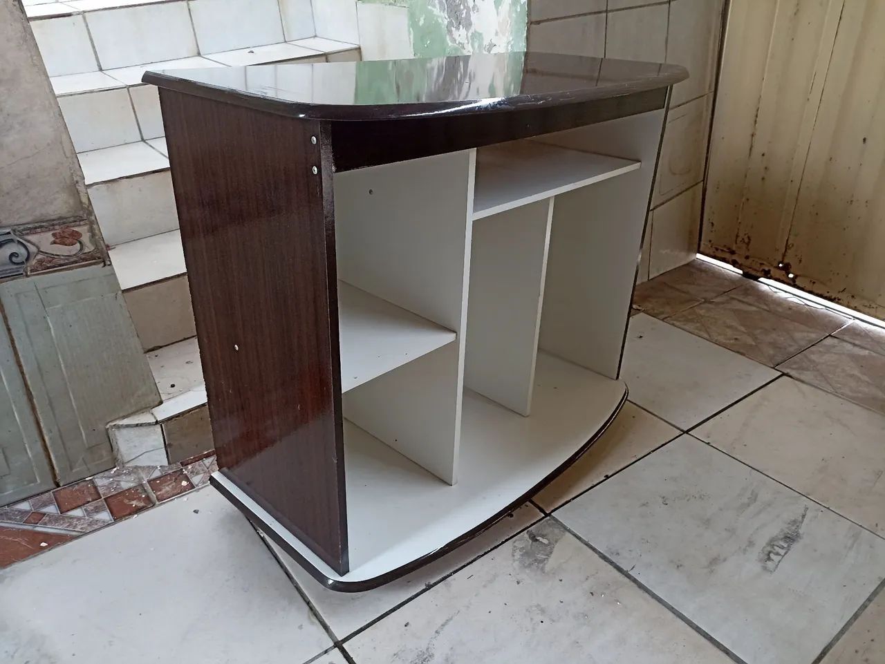 Móvel Multiuso com Design Moderno