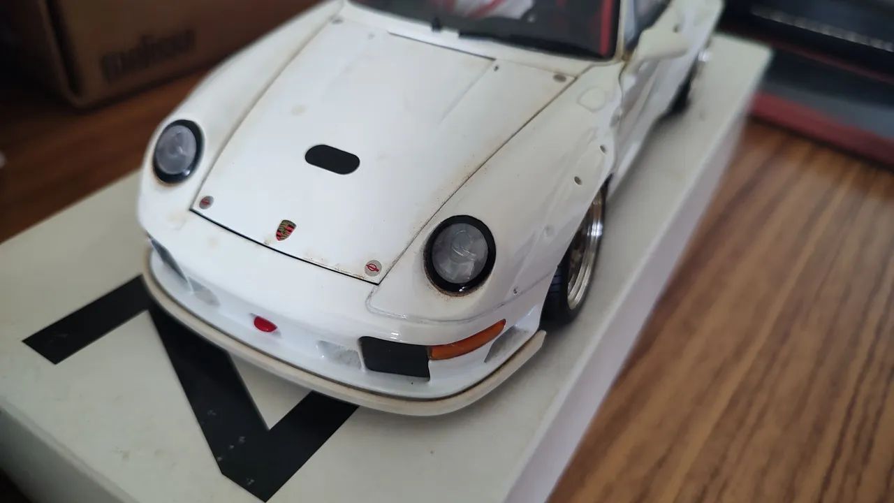 Miniatura Porsche 993 GT2 Evo 1:18 UT models original e/caixa s