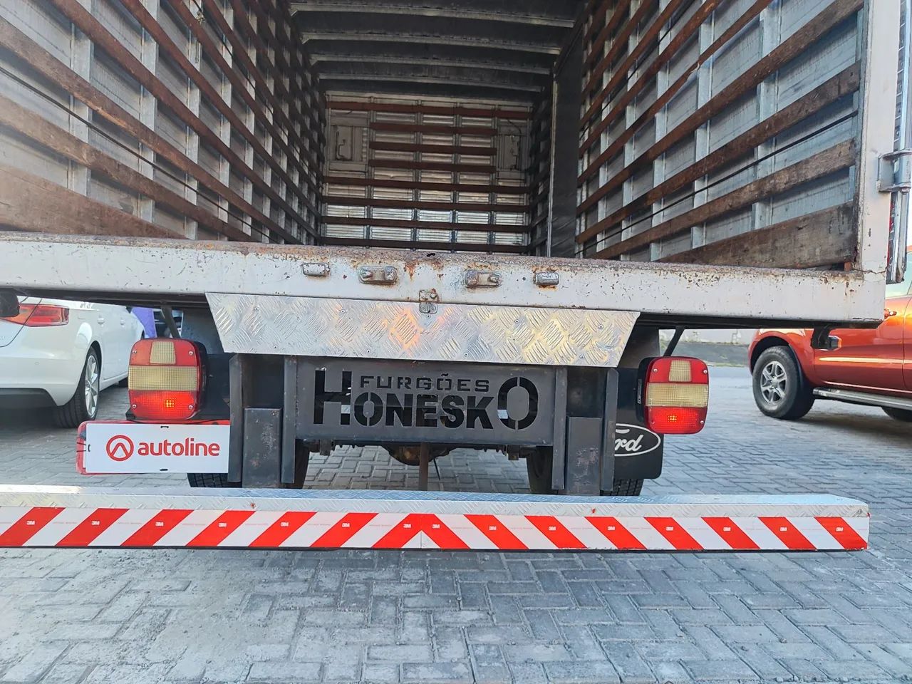 Ford Cargo 712 Cummins 6cc - Baú - Foto 7