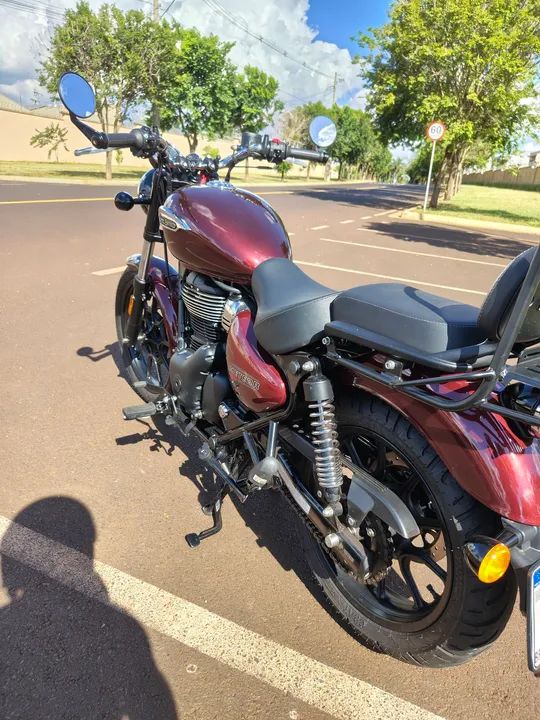 Royal Enfield Meteor 350 Stellar | 2024/2025 | Vermelha | Apenas 1.800 km - Foto 11