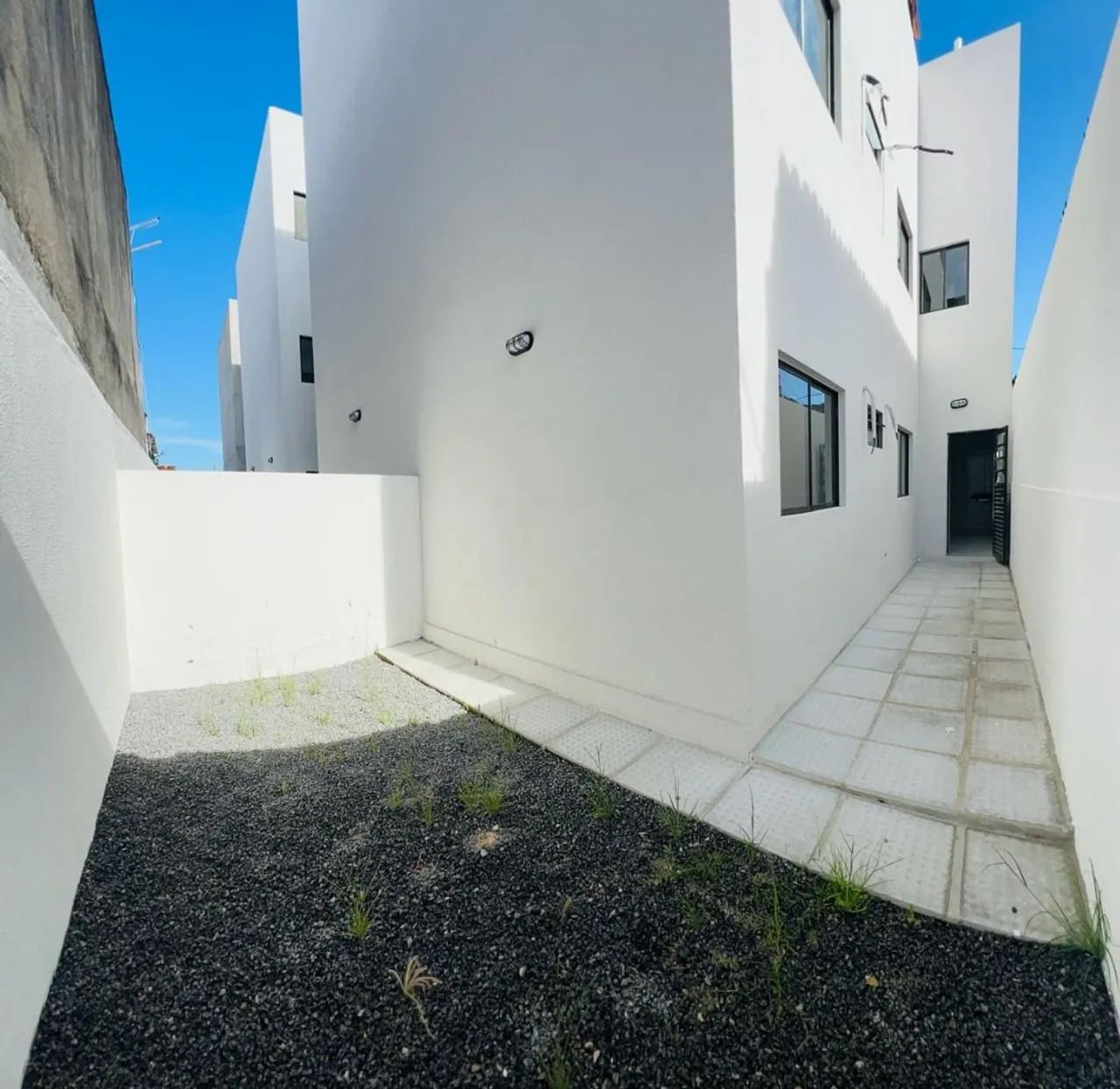 Apartamento térreo com 2 quartos, próximo da praia, comércios e transporte público, a pouc - Foto 9