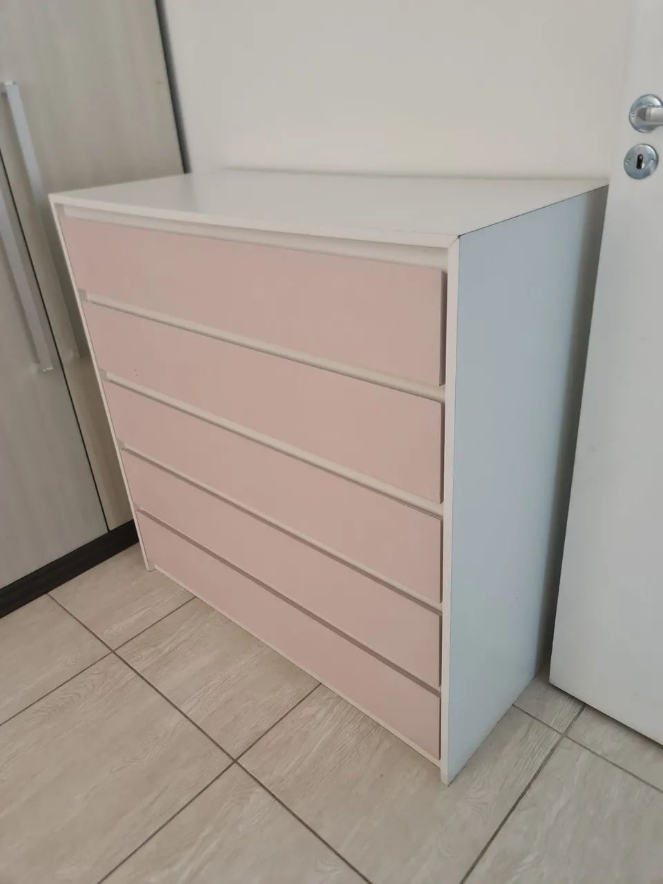 Cômoda em mdf 5 gavetas  - Foto 2