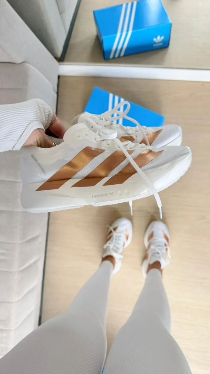 Tenis Adizero adios pro 4  Off Branco bronze  - Foto 5