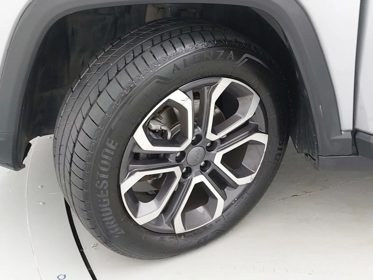 Jeep Commander Limited TD380 2.0 4x4 Die.Aut., foto 11 de 18