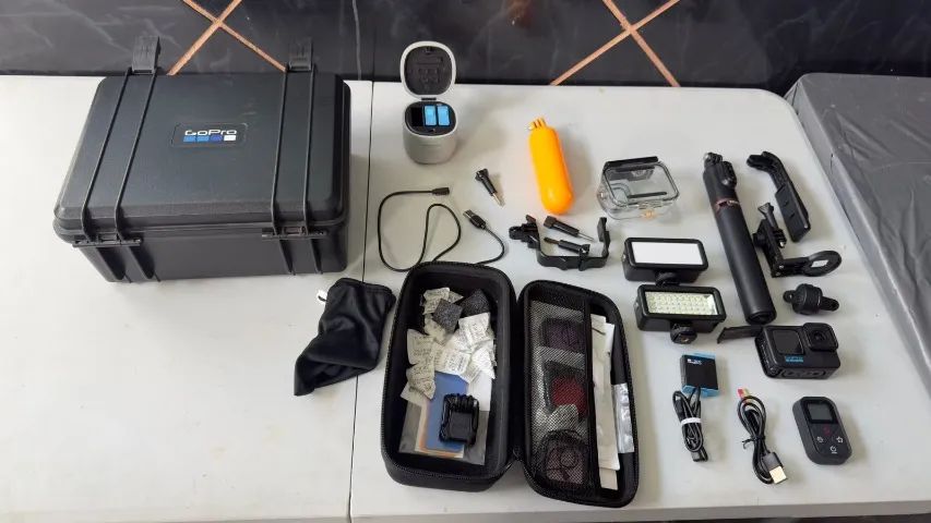 Go Pro Hero 10 Black com varios acessorios e case  - Foto 3