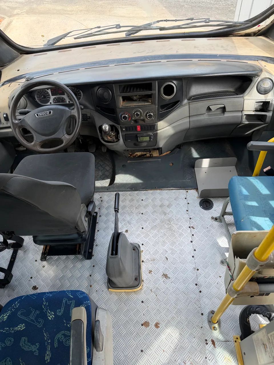 Micro Ônibus Iveco CityClass 70C17 Escolar  - Foto 8