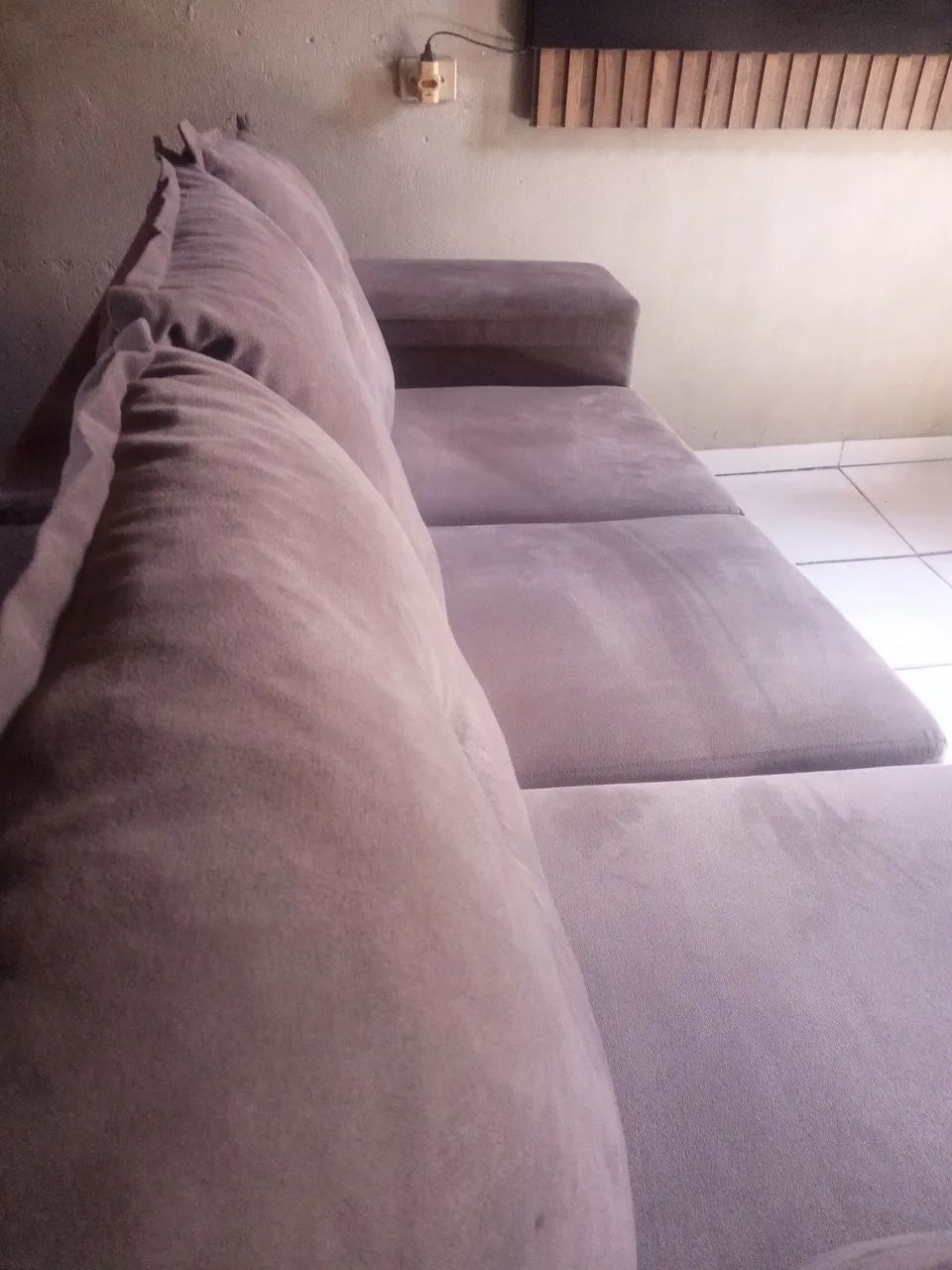 Sofá tipo L 5 lugares semi novo - Foto 3