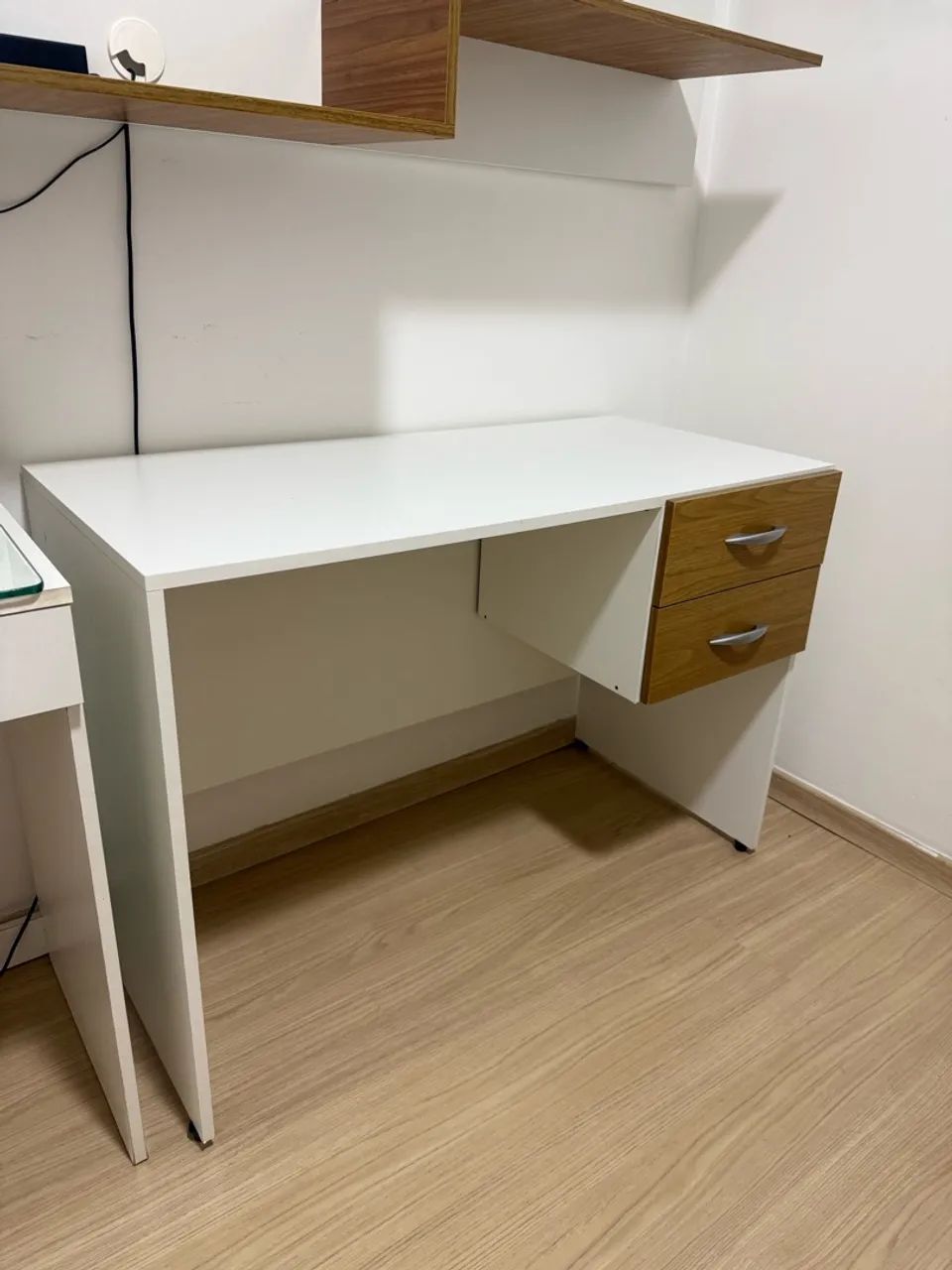 Escrivaninha em MDF