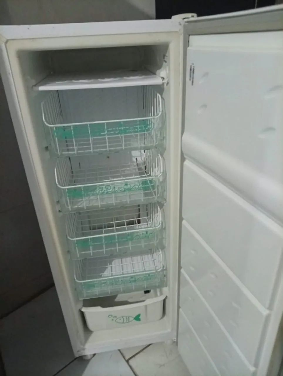 Frizer Consul bem conservado 