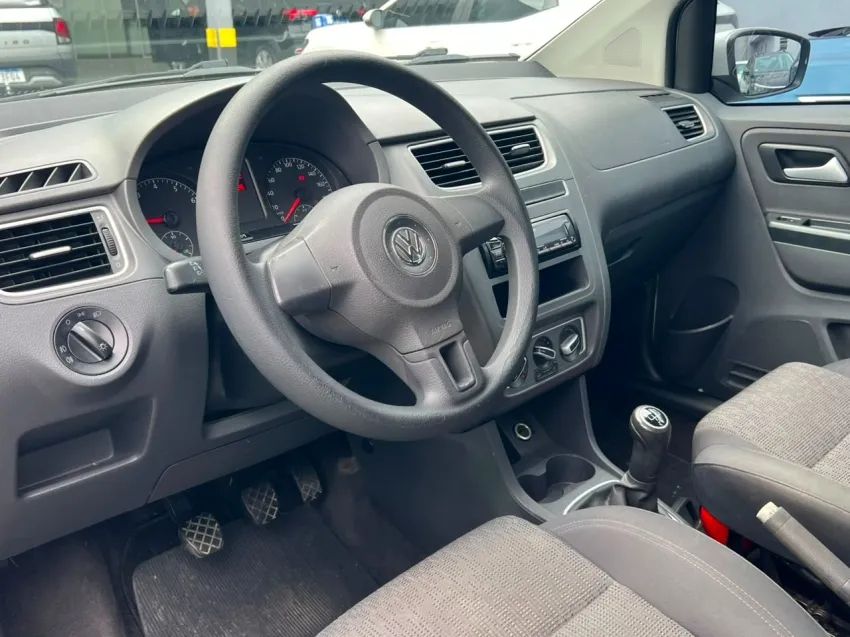 Volkswagen Fox 1.0 MI Total Flex 8V 5P 2014 - Foto 4
