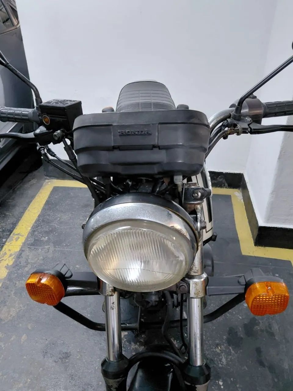 HONDA CB400SF オイルパン ホンダ [M-250424-27] 08233-99981 Pro Honda 4サイクルバイクエンジン用オイル SPORTS 10W