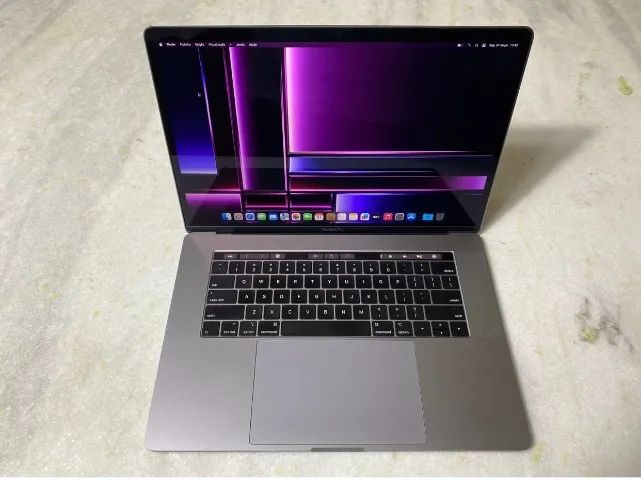 MacBook Pro 16