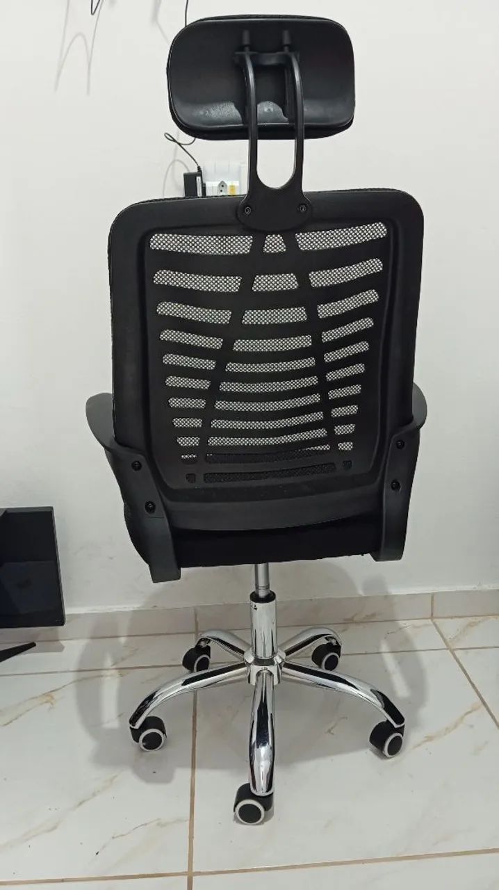 Cadeira Office giratória só 2 meses de uso  - Foto 3