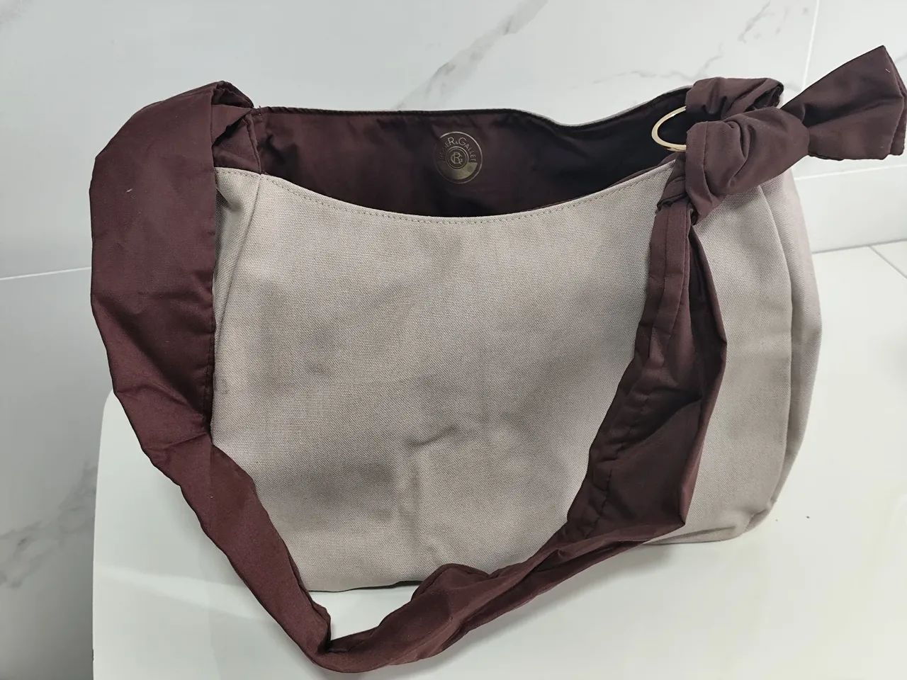 Bolsa charmosa Roger & Gallet 