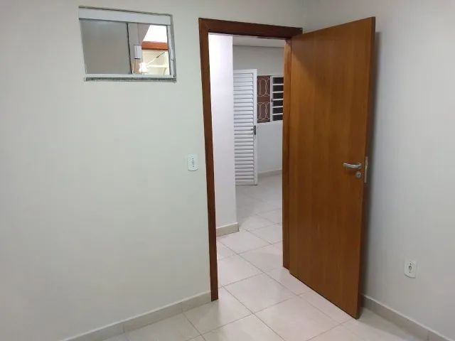 Casa de Fundos - 2 Quartos - Cruzeiro