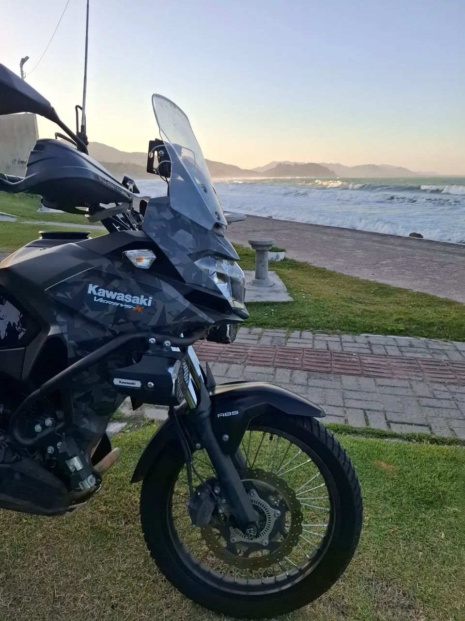 Kawasaki versys 300 2020  - Foto 2