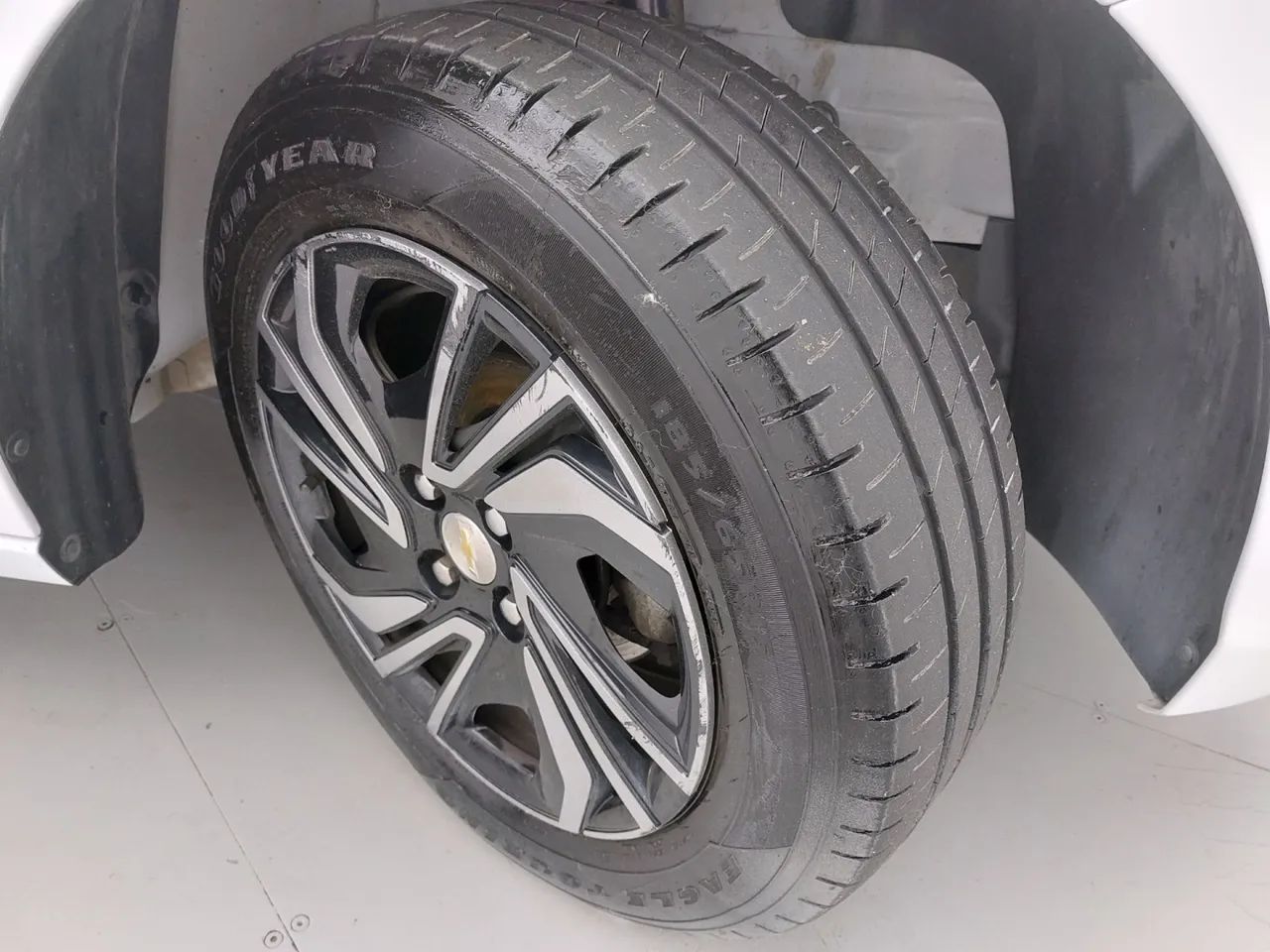 Chevrolet Onix Hatch 1.0 12V Flex Mec. 4P, foto 13 de 18