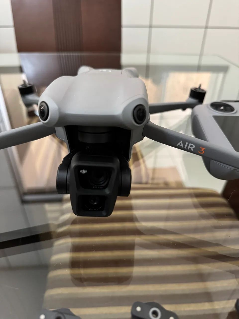 DRONE DJI AIR 3 STANDARD COM TELA - IMPECÁVEL  - Foto 3