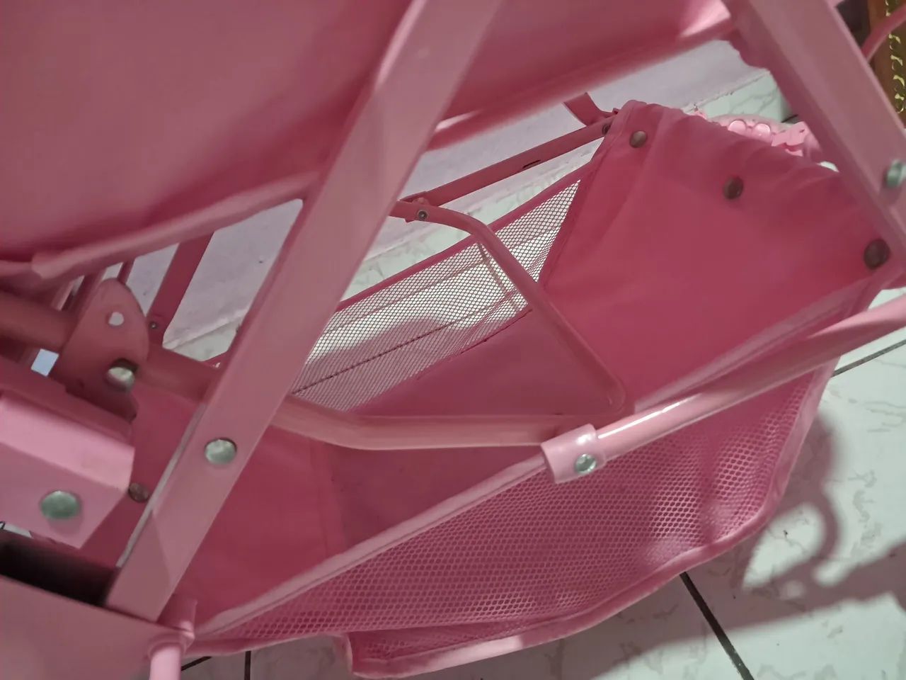 Carrinho de bebê rosa - Foto 5
