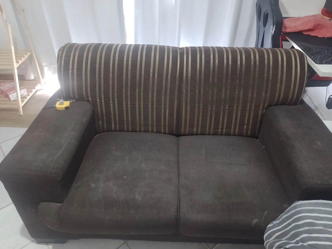 Jogo de sofá usado de 2 e 3 lugares. - Foto 2