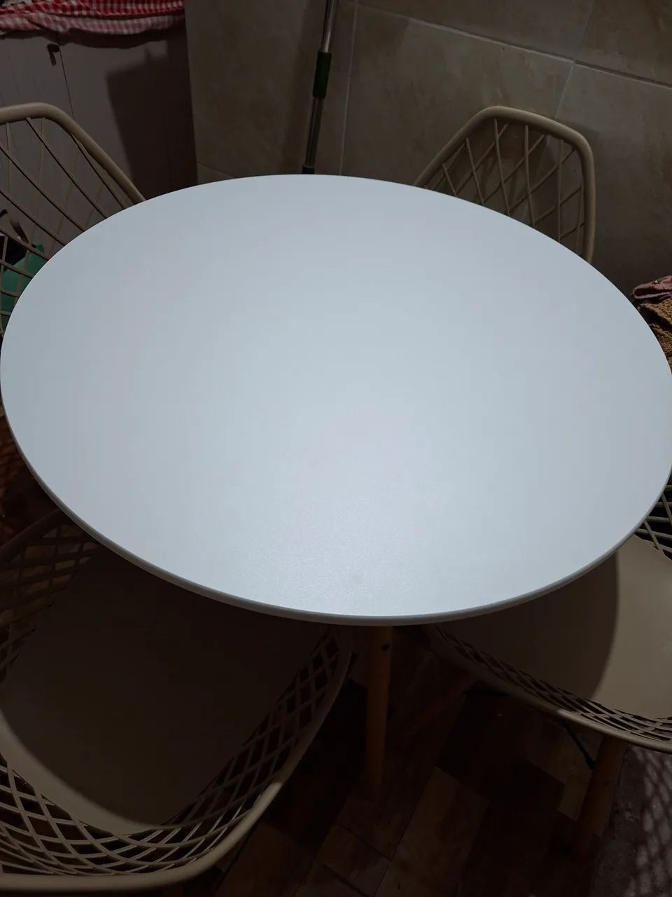 Mesa com 4 cadeiras 