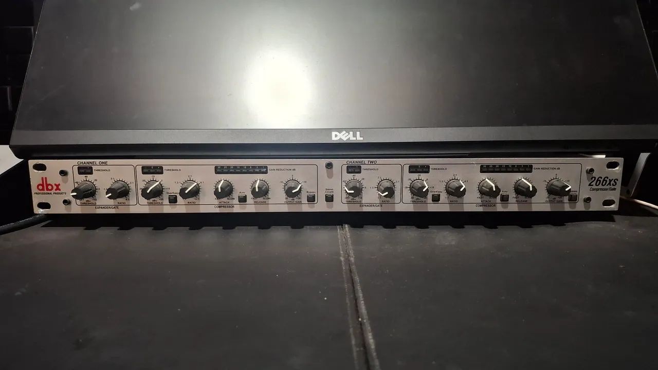 Compressor/limiter dbx 266xs - Usado