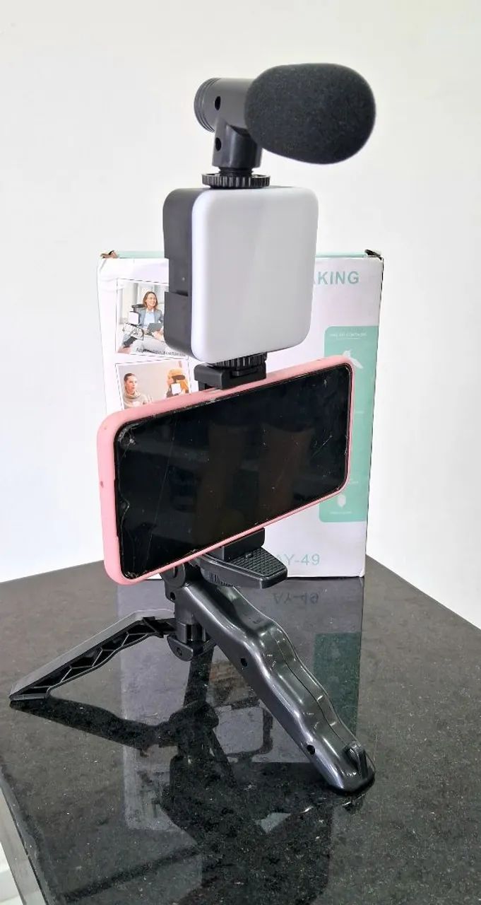 suporte estabilizador tripé para celular com microfone e iluminação guimbal - Foto 5